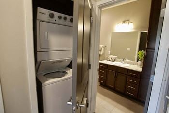 Washer / dryer in-unit